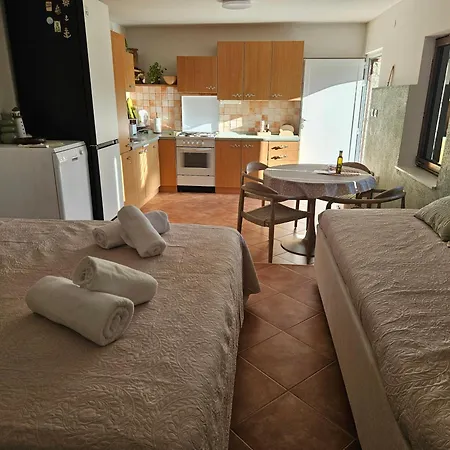 Propuh Apartman Primosten